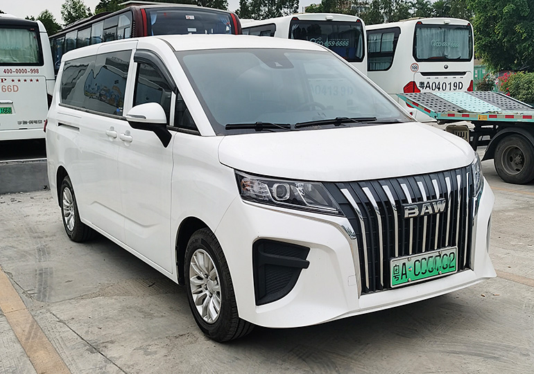 锐胜王牌M7新能源7座商务车出租